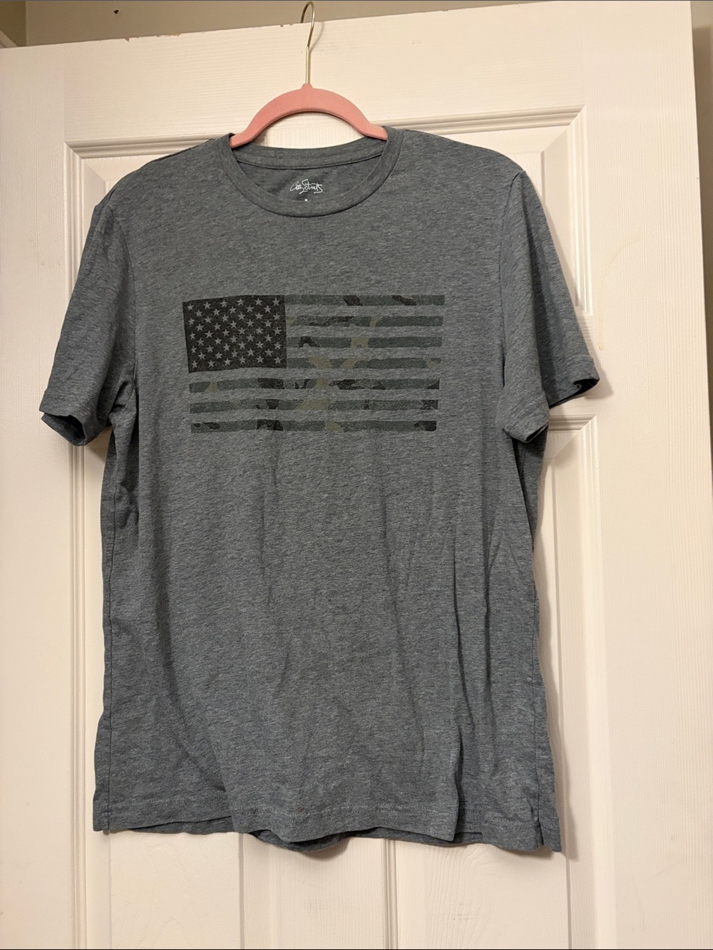 City Streets Gray Men’s Short-Sleeve Flag Graphic Tee